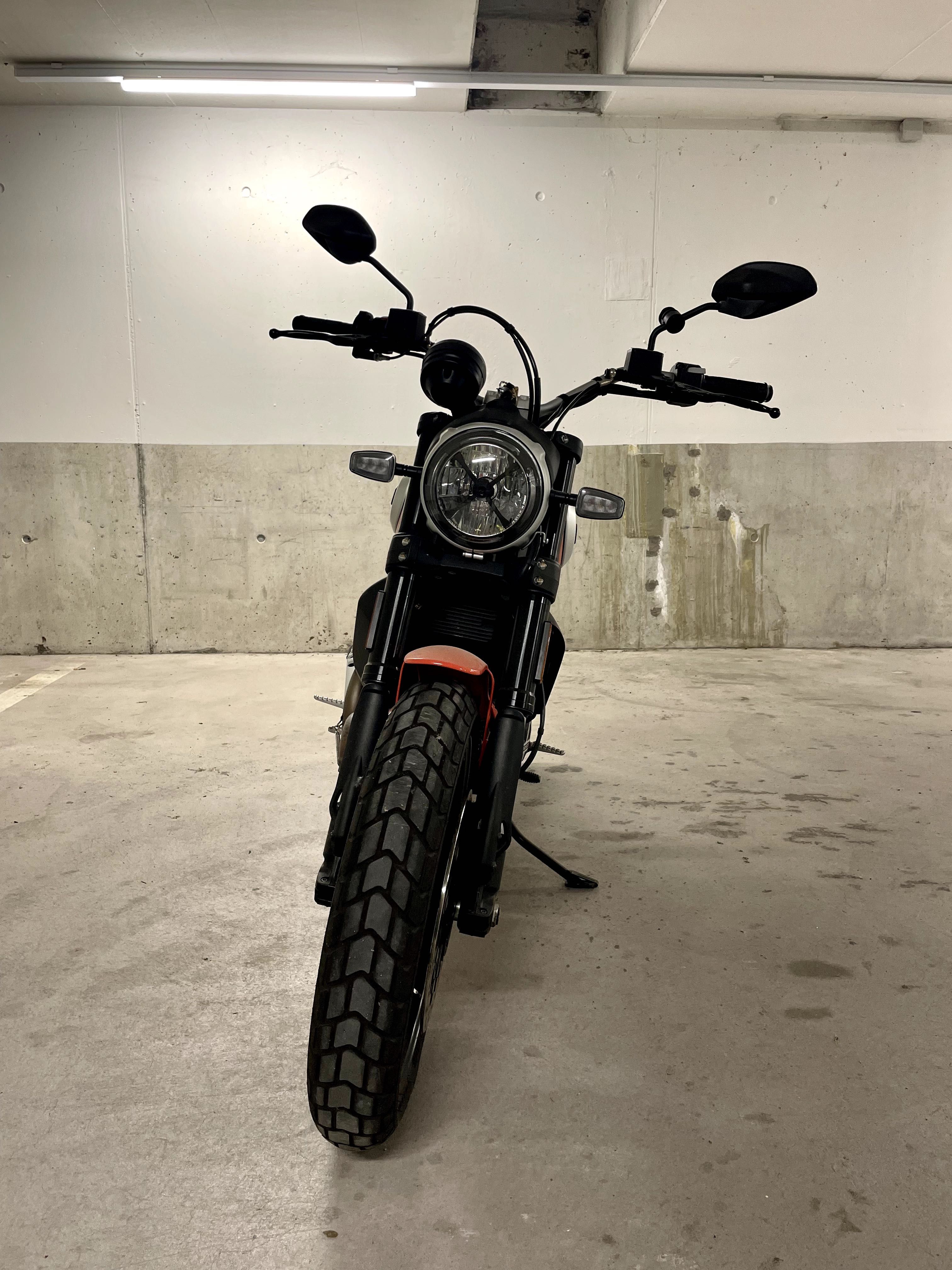 Ducati Scrambler Icon 800 – 2019 – 3200 km – Tangerine – Impecável