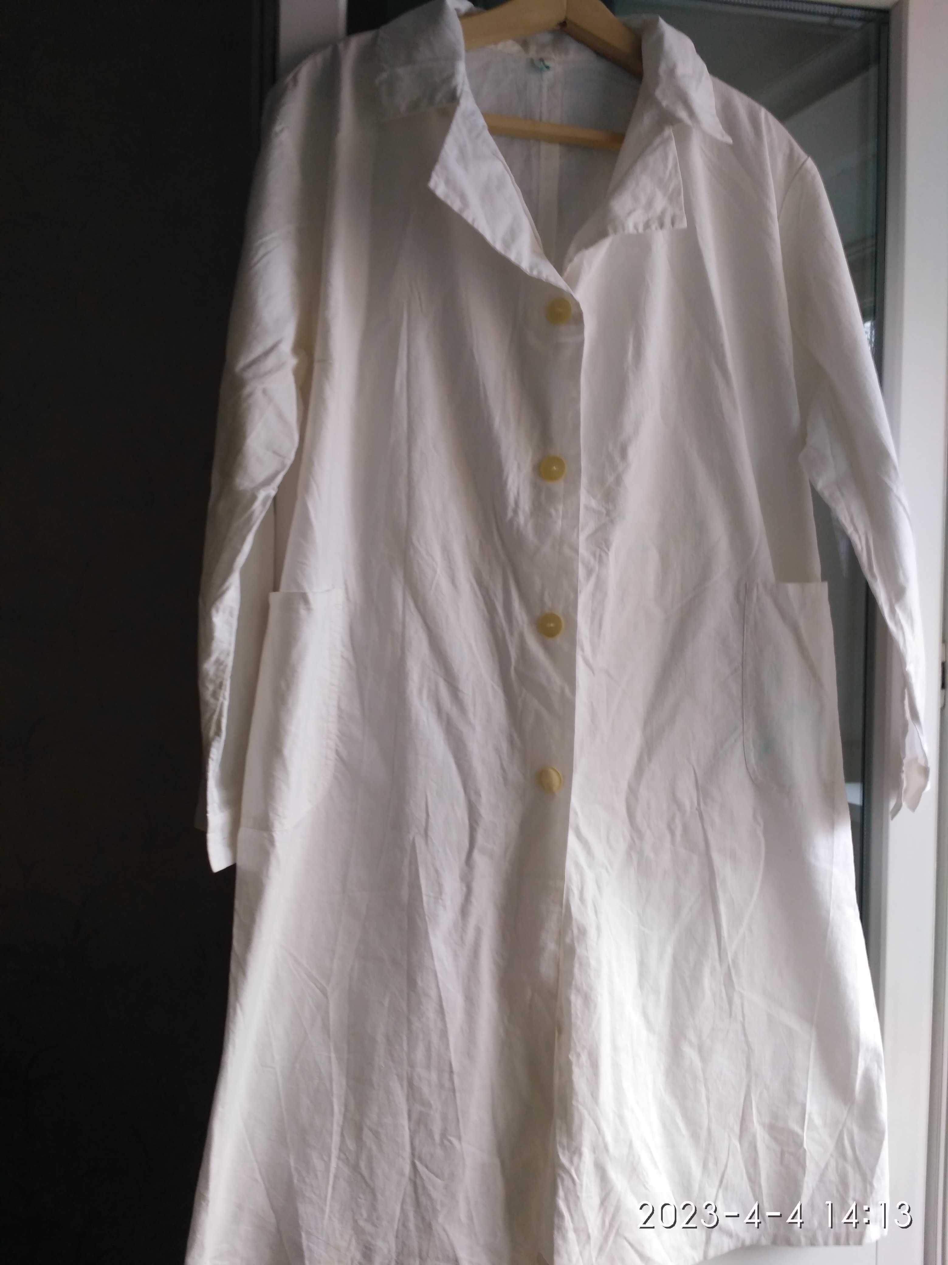 Одежда-халат белый, жилет искусственный мех