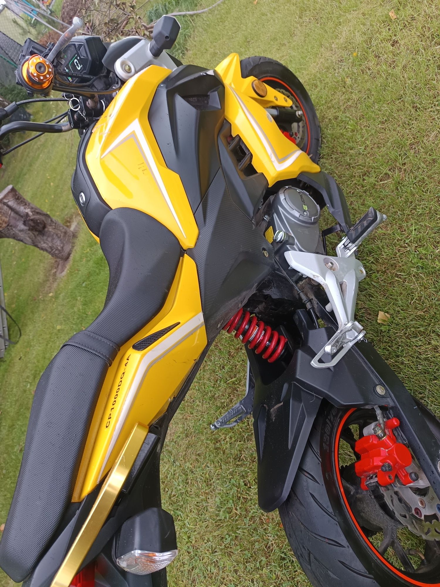 E-mio vento motorynka elektryczna