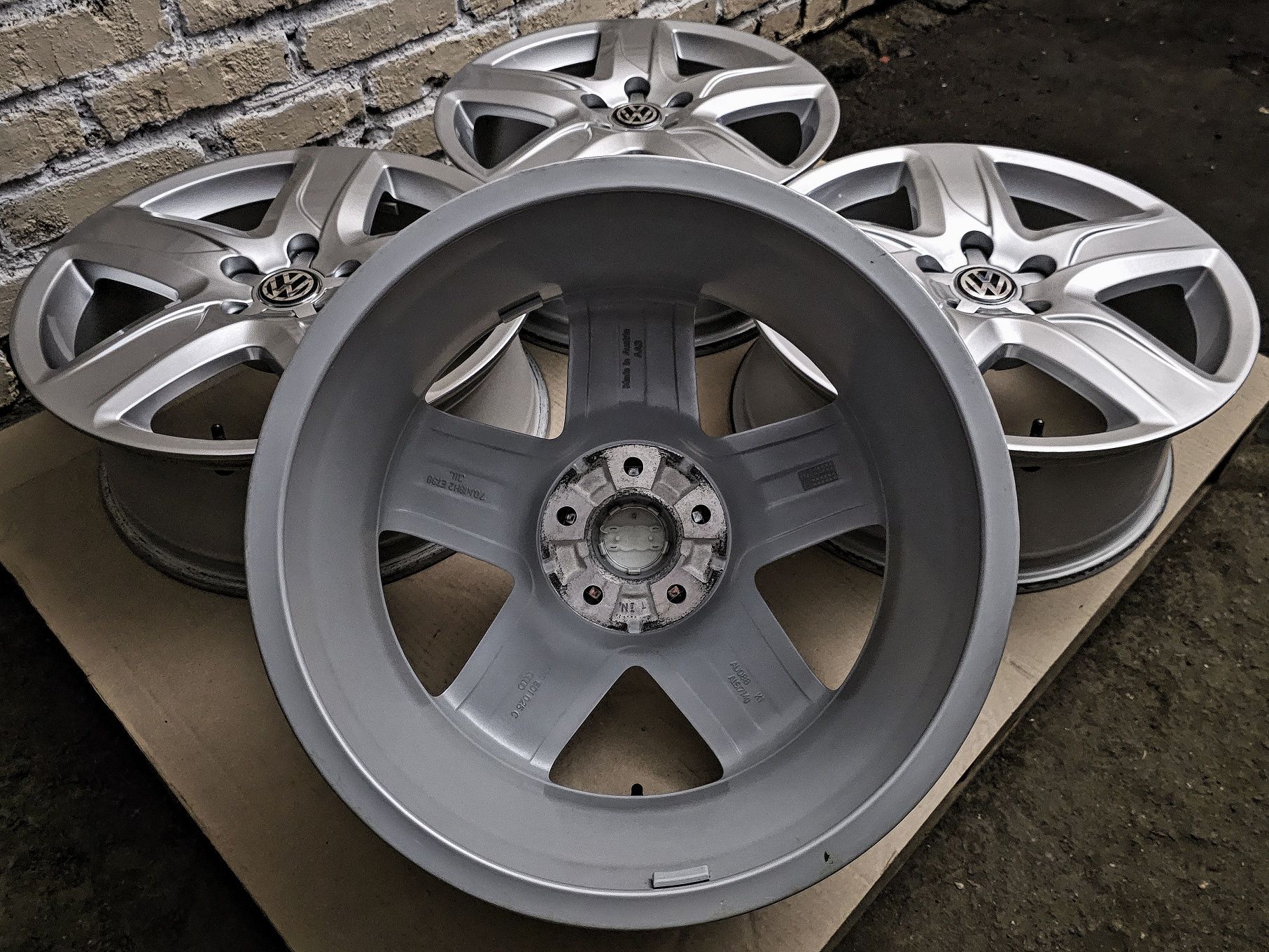 Нові R18 5x112 VW | Original | Austria | Преміум диски | Рідна фарба