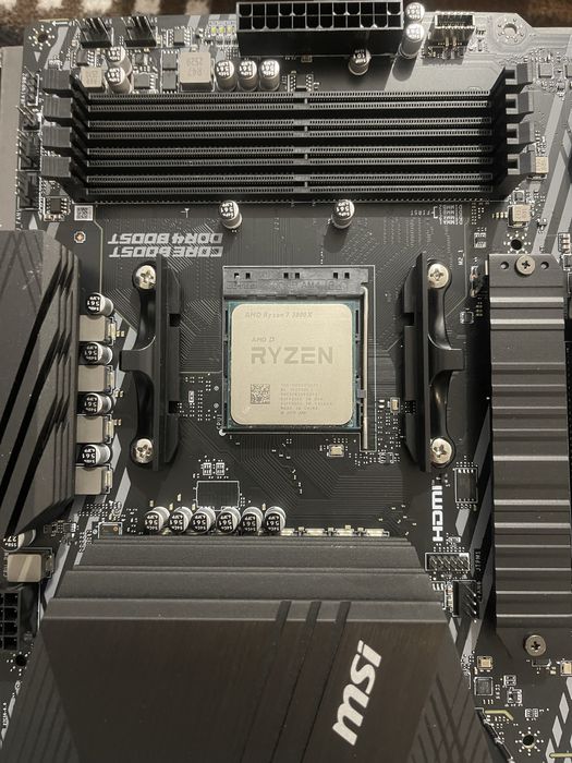 AMD Ryzen 7 3800X + Chłodzenie