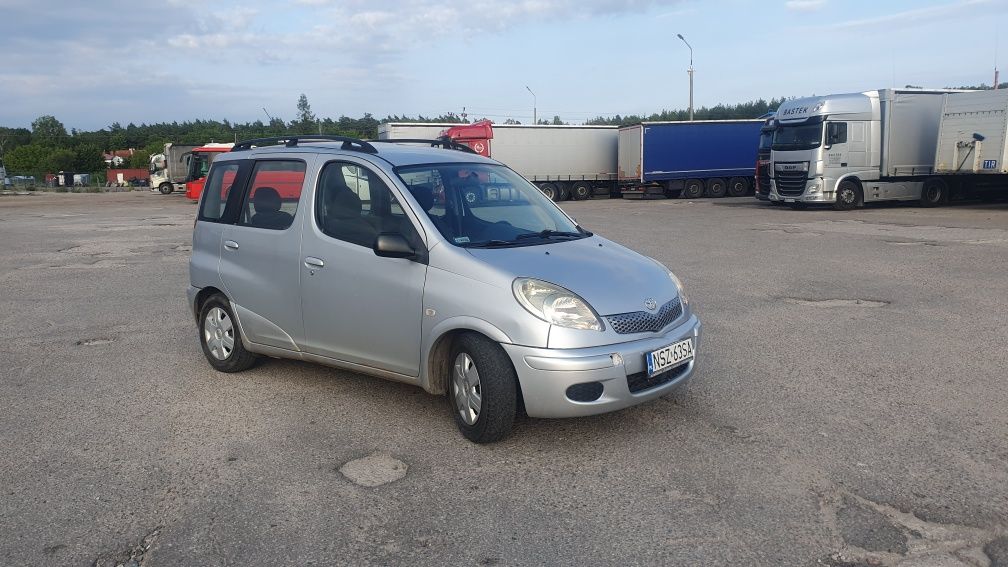 Toyota Yaris Verso 2003r. 1.4 D4D