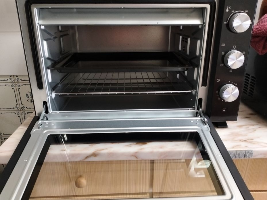 Forno em excelente estado de 60 litros levantado a cargo do comprador