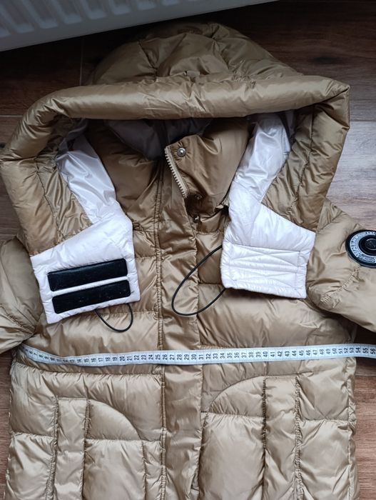 Зимовий пуховик жіночий