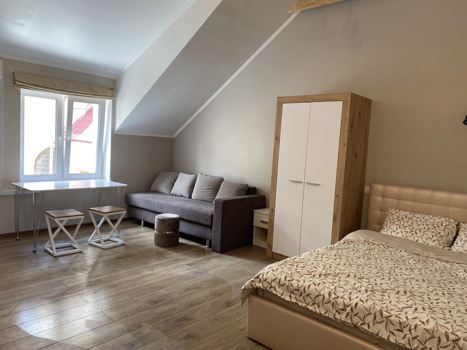 Однокімнатна студія в центрі старого міста