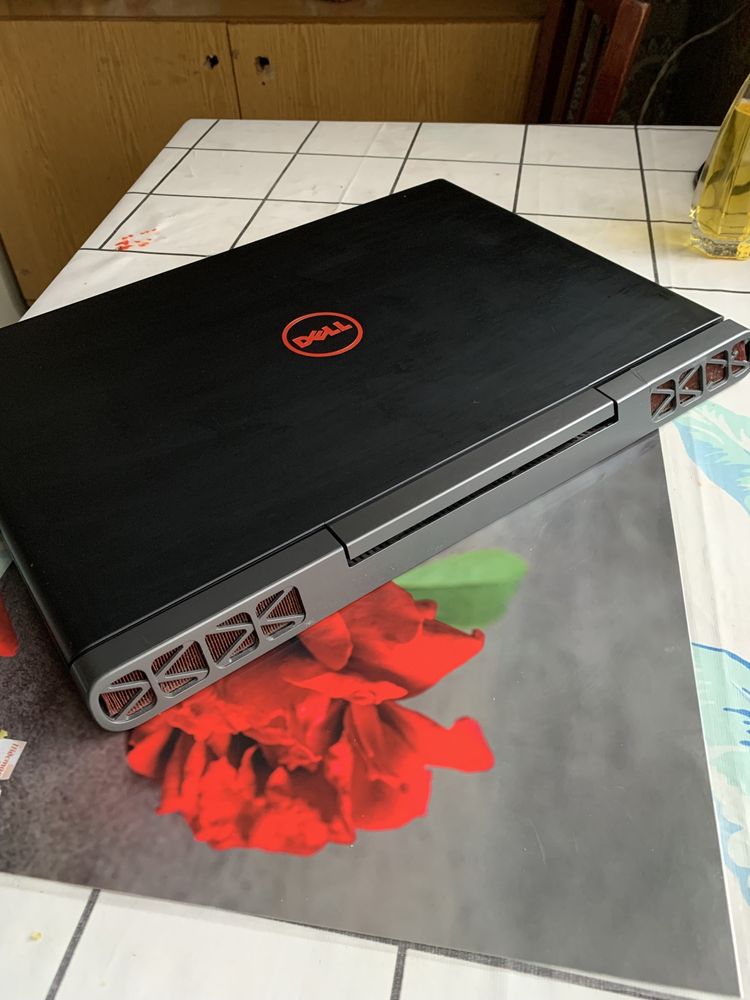 Dell Inspiron 15 Gaming 7567