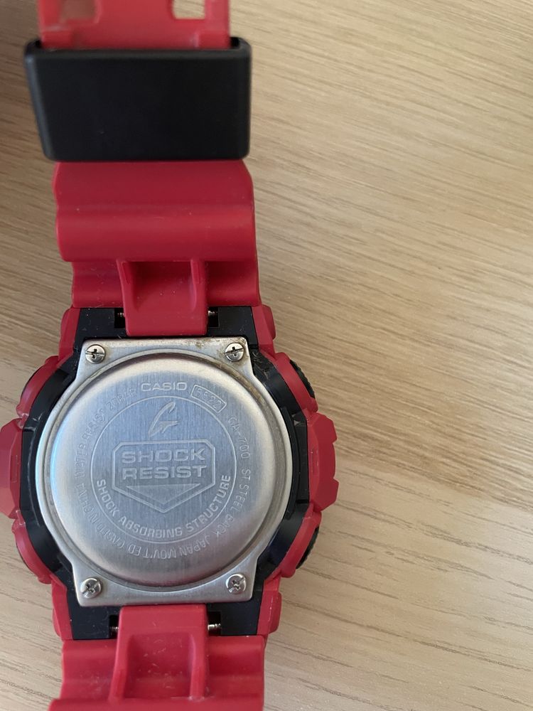 G-shock Casio GA-700 czerwony