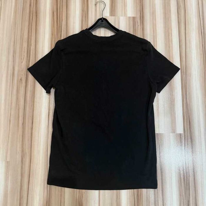 Czarny t-shirt HOUSE "The Routine" z grafiką