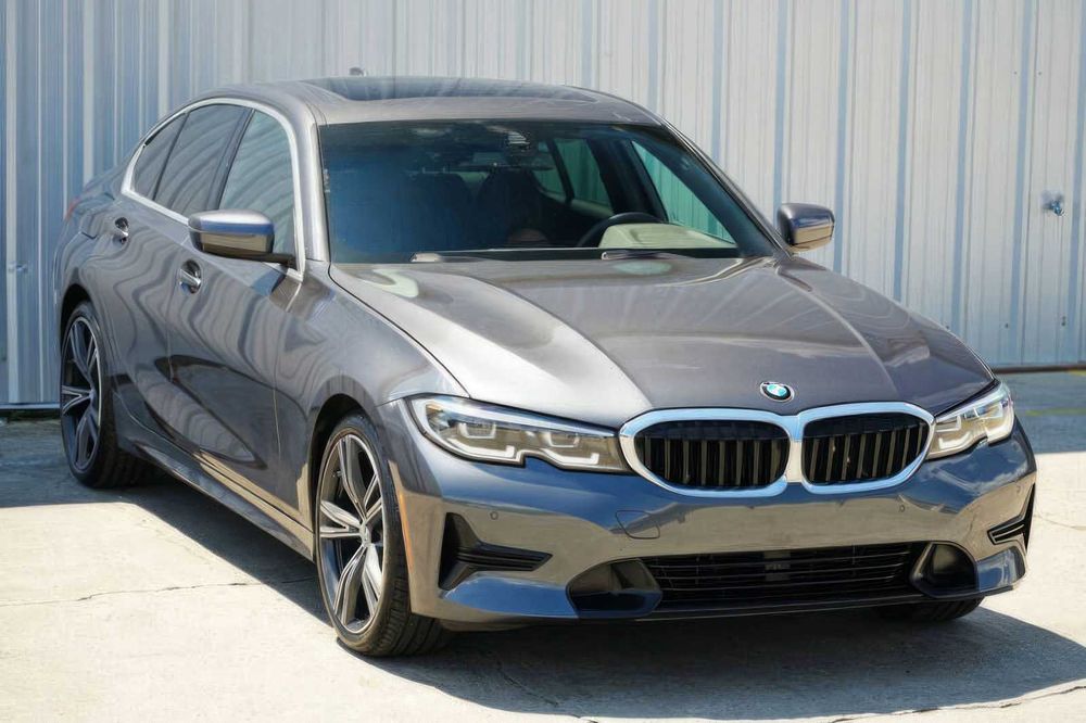 BMW 3 Series 330i      2021