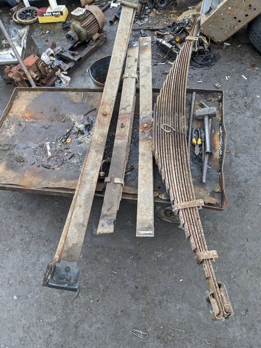 Продам рессоры и другие запчасти на грузовые автомобили.