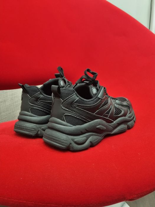 Кросівки Reserved 26,5см