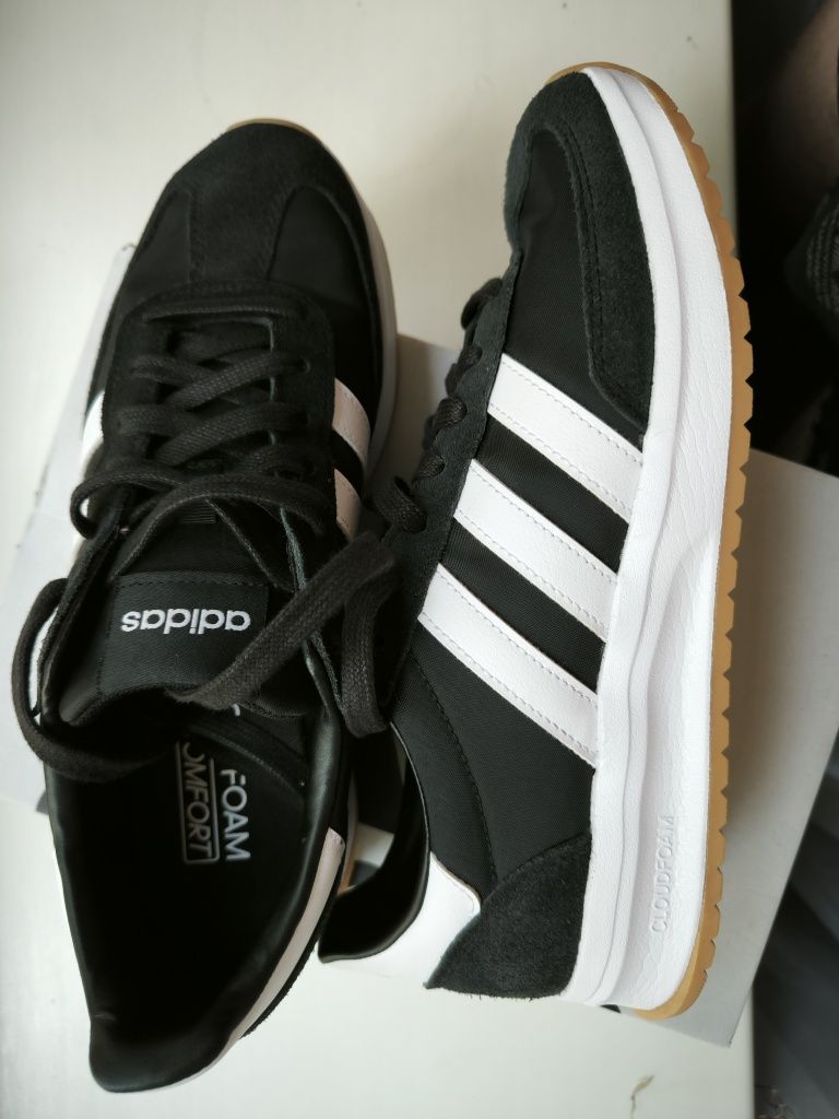 Кроссовки Adidas оригинал 42 р. 26.5 см