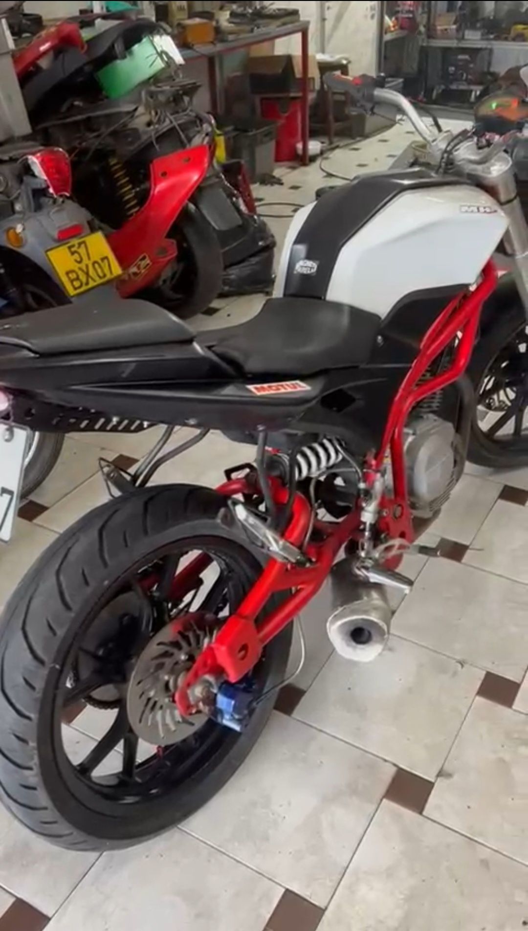 Motorhispania MH7 125 ( venda ou troca por moto 4)