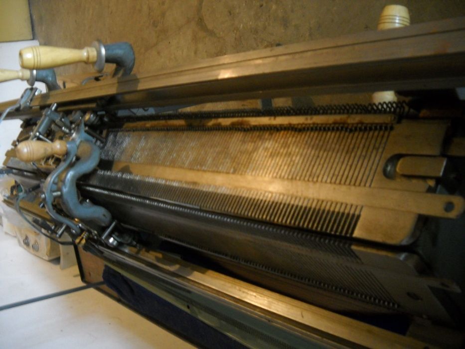 Sprzedam maszynę dziewiarską stojącą