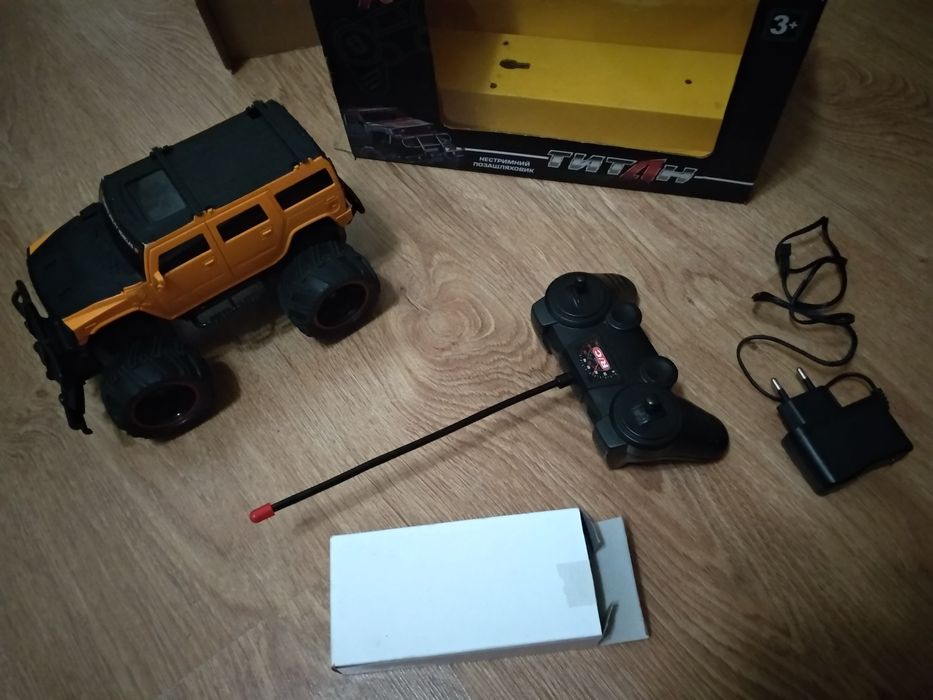 Машина машинка на пульте Титан внедорожник