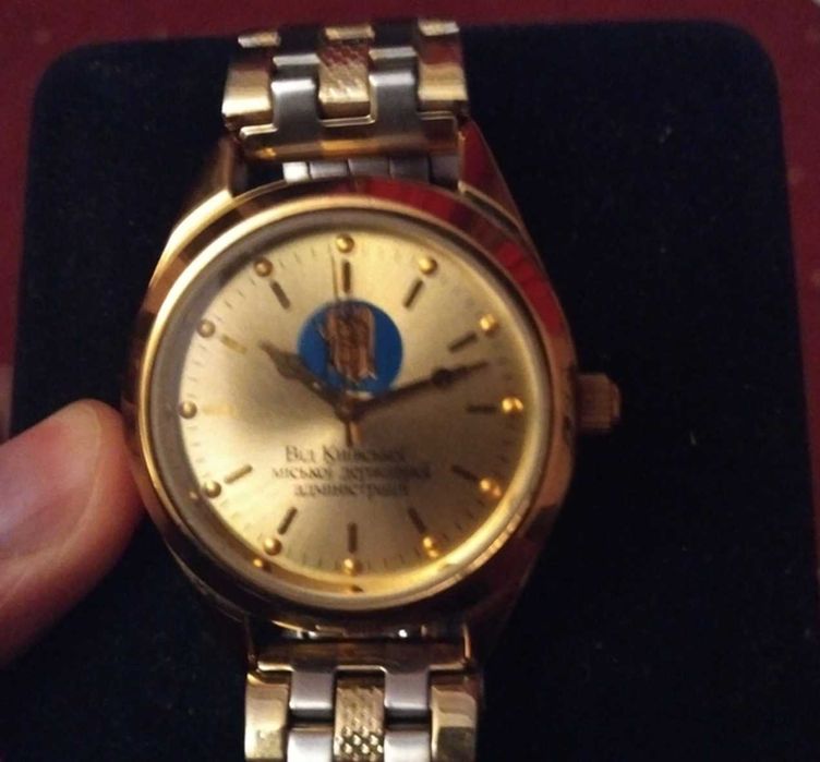 Годинник новий Киівськоі адміністраціі 2002 р.