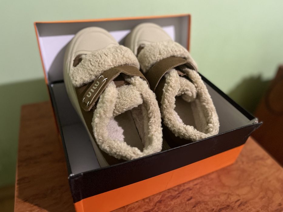 зимове взуття жіночі красовки димосезон