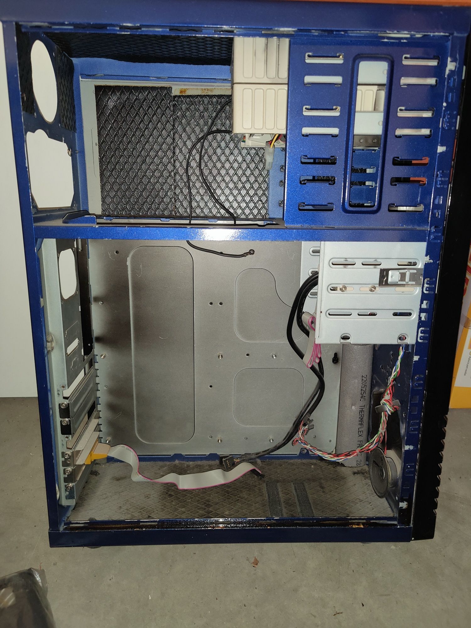 Retro obudowa komputerowa ESCOM rocznik 1998 - zmodowana lakierem sam.