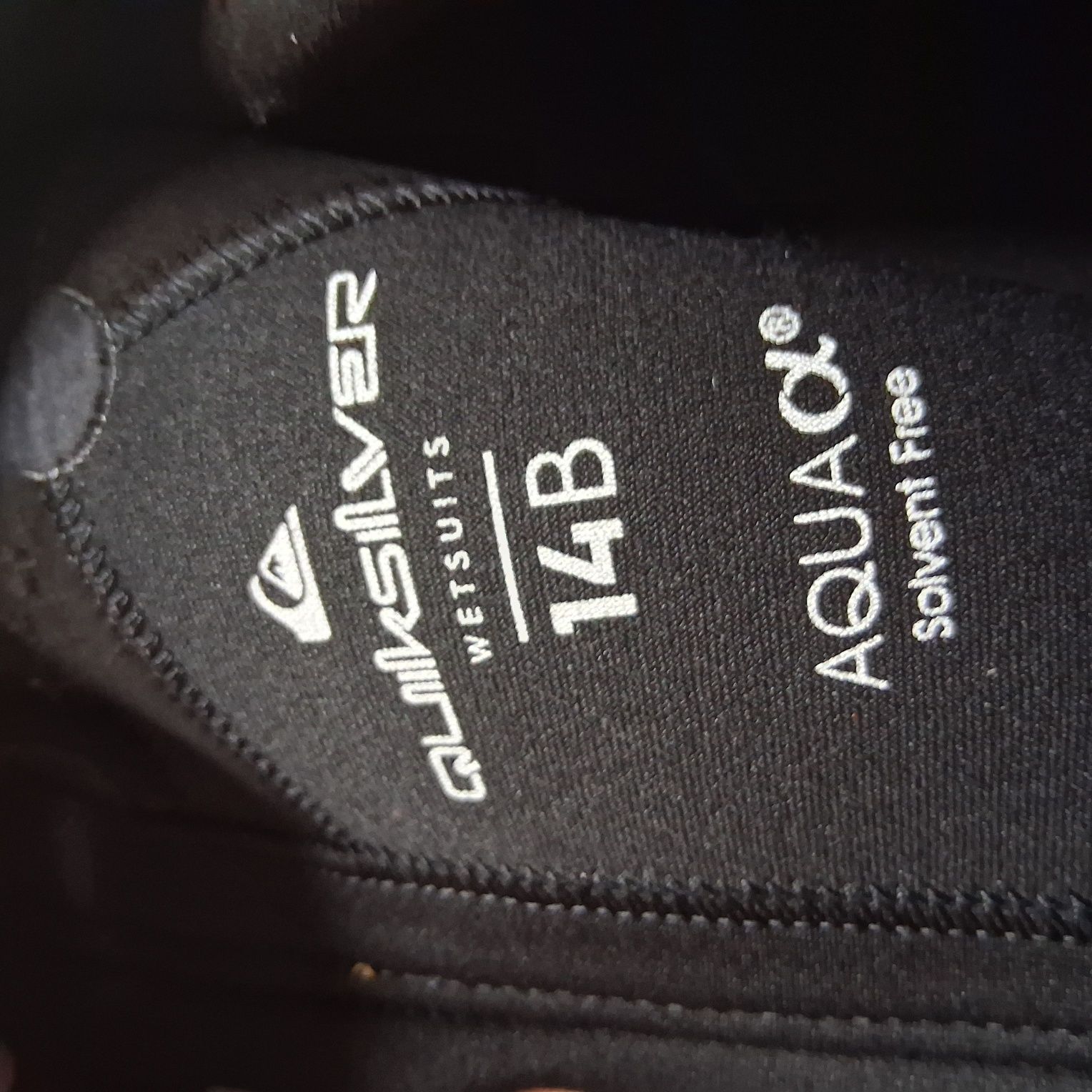 Quiksilver wet suit tamanho- S 14B 4/3 mm