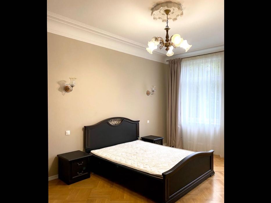 Оренда 3-кімнатної квартири 92 кв. м по вул. Вишенського у Львові