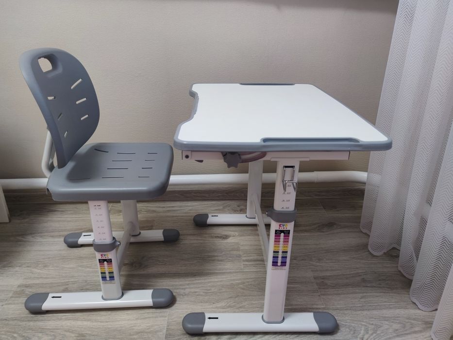 Стіл парта зі стулом дитячий