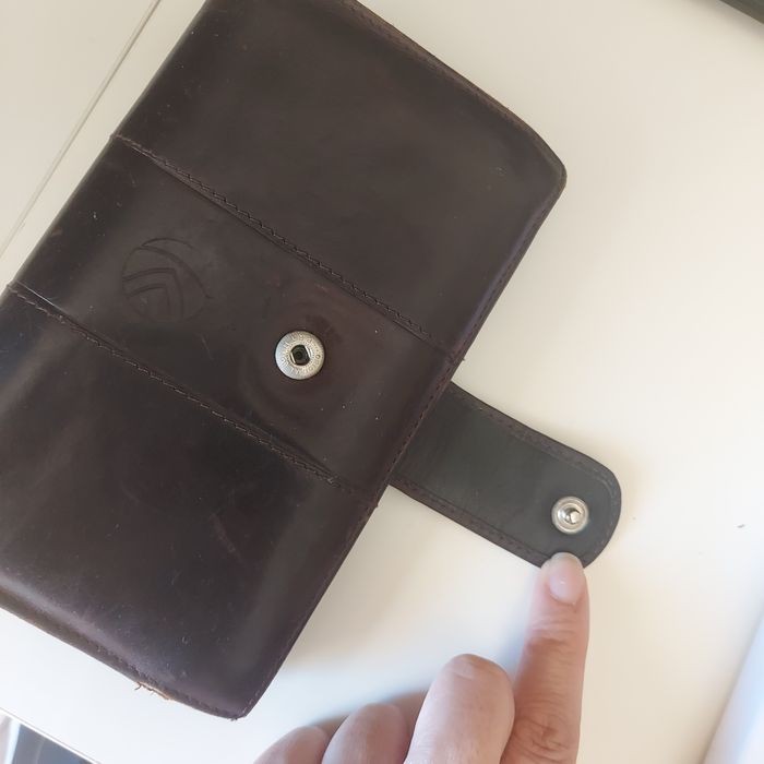 Carteira em couro muito completa