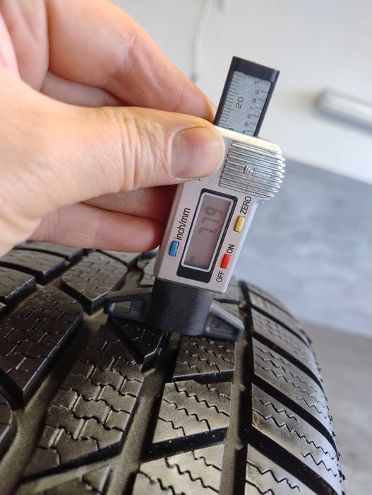 Continental 205/55/16 Para Zima 19r