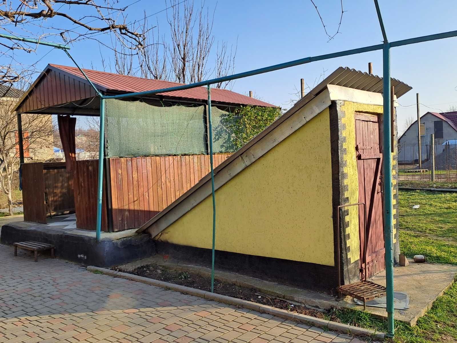 Продам будинок. В житловому стані.