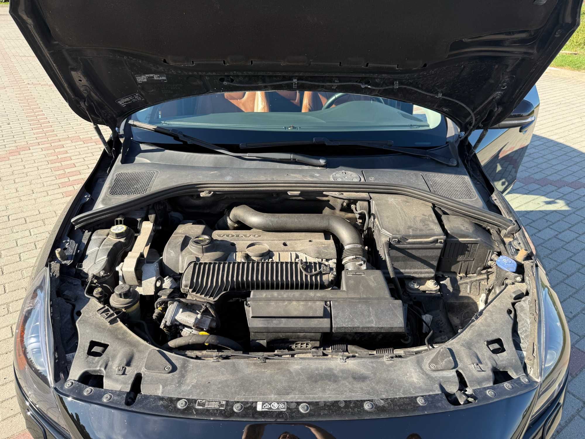 Sprzedam zadbane Volvo S60 T5 o mocy 254 KM 2013r. Automat