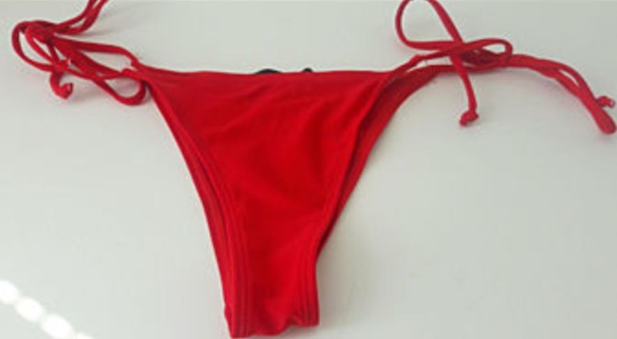 Яркие пляжные трусики