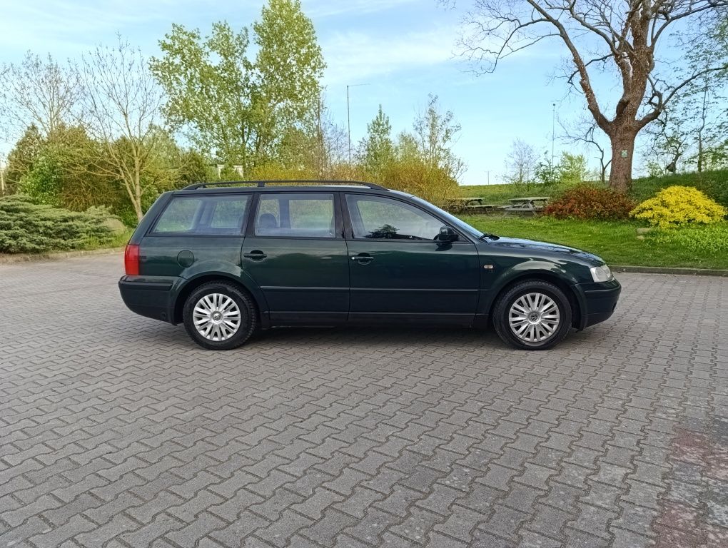 Volkswagen Passat 1.8 125KM LPG Klima Radio Relingi ZADBANY