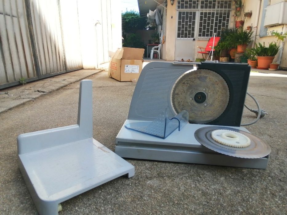 Máquina de cortar fiambre /Fiambreira Doméstica