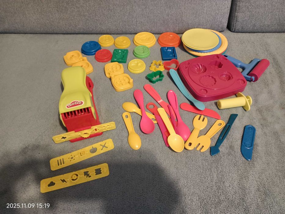 Różności do zabawy ciastoliną PLAY DOH