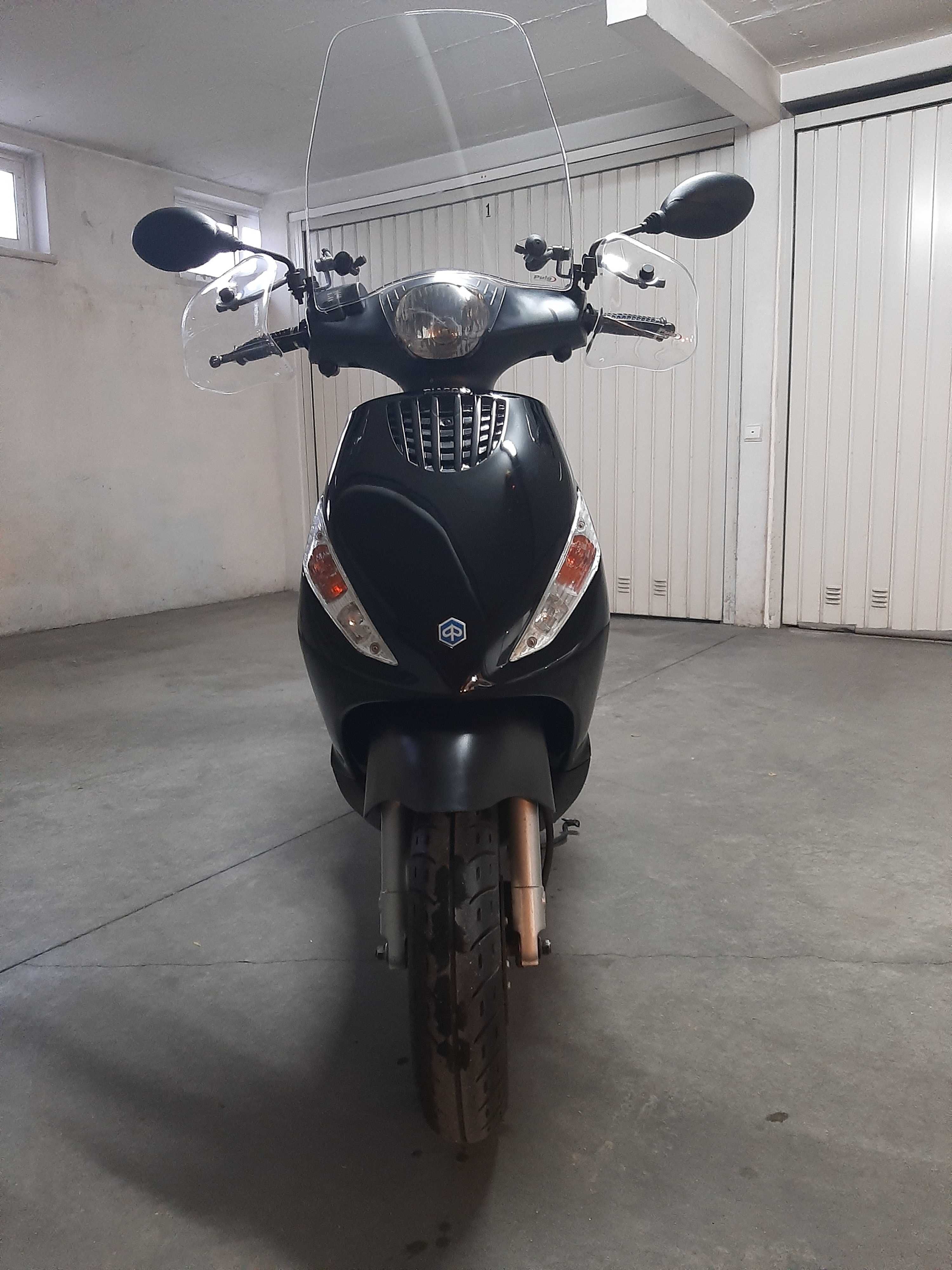 Scooter Piaggio Zip 2T