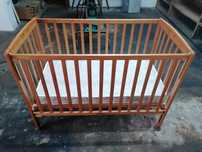 Cama de bebé nova
