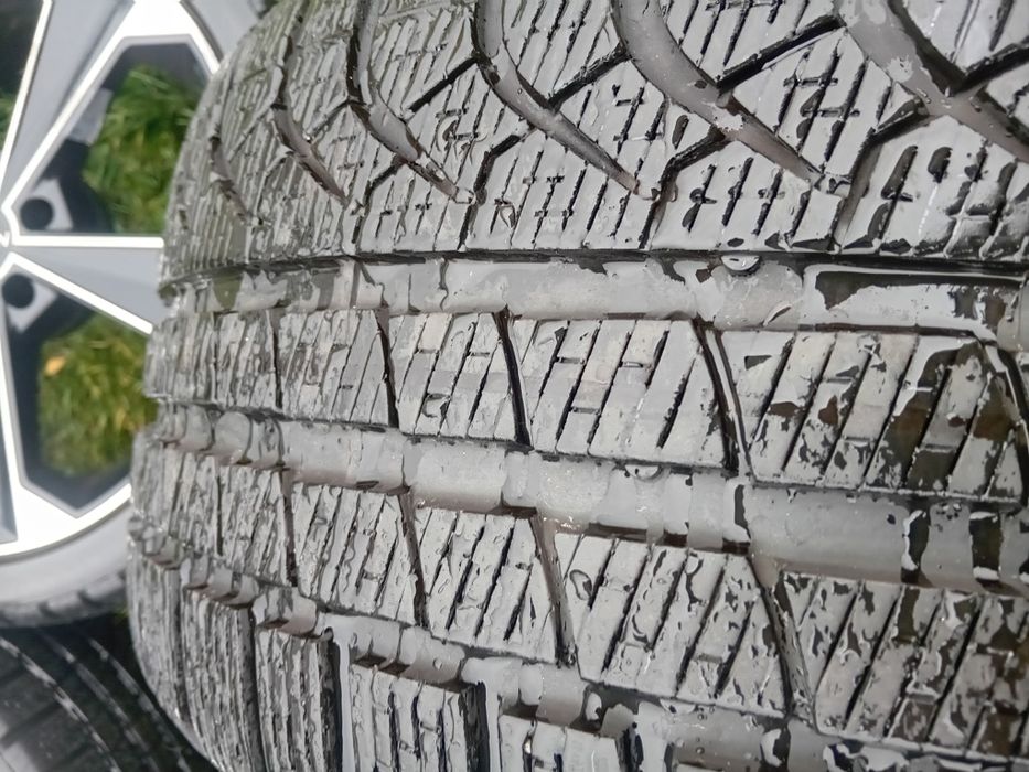 Opony zimowe 255/35 r19 Pirelli stan bardzo dobry z Niemiec