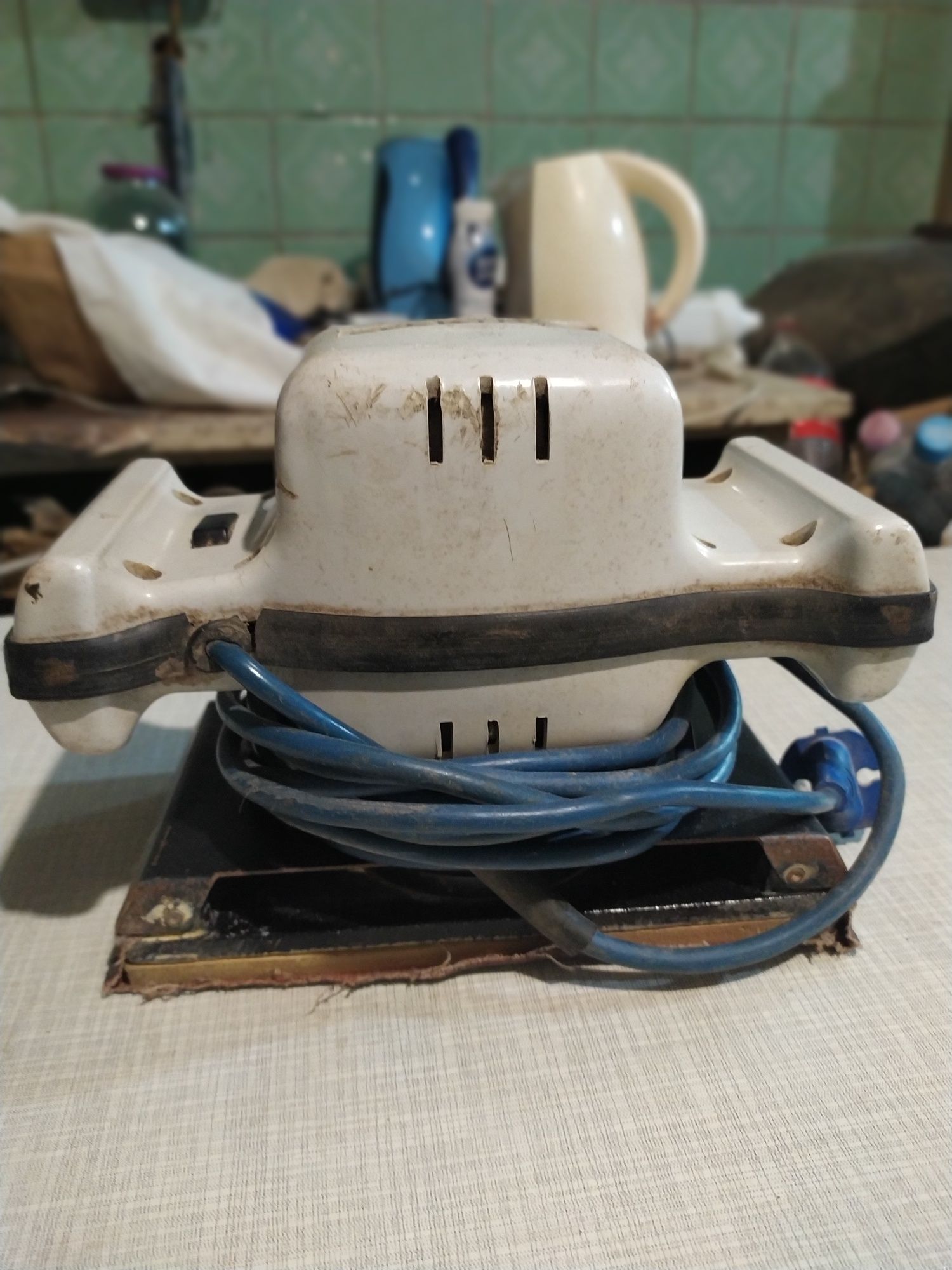 Шлифовальная машинка