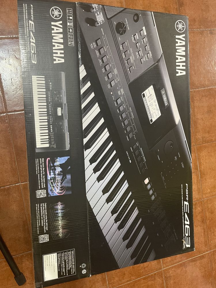 Teclado Digital Yamaha com cavalete