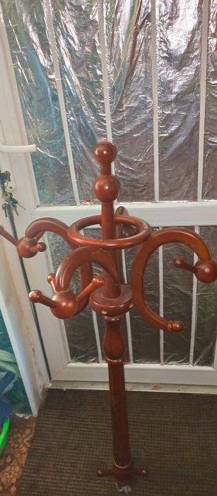 Продам вешалку б.у