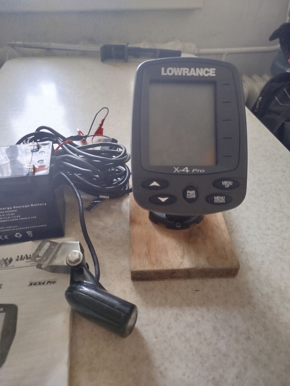 Эхолот Lowrance x 4 pro