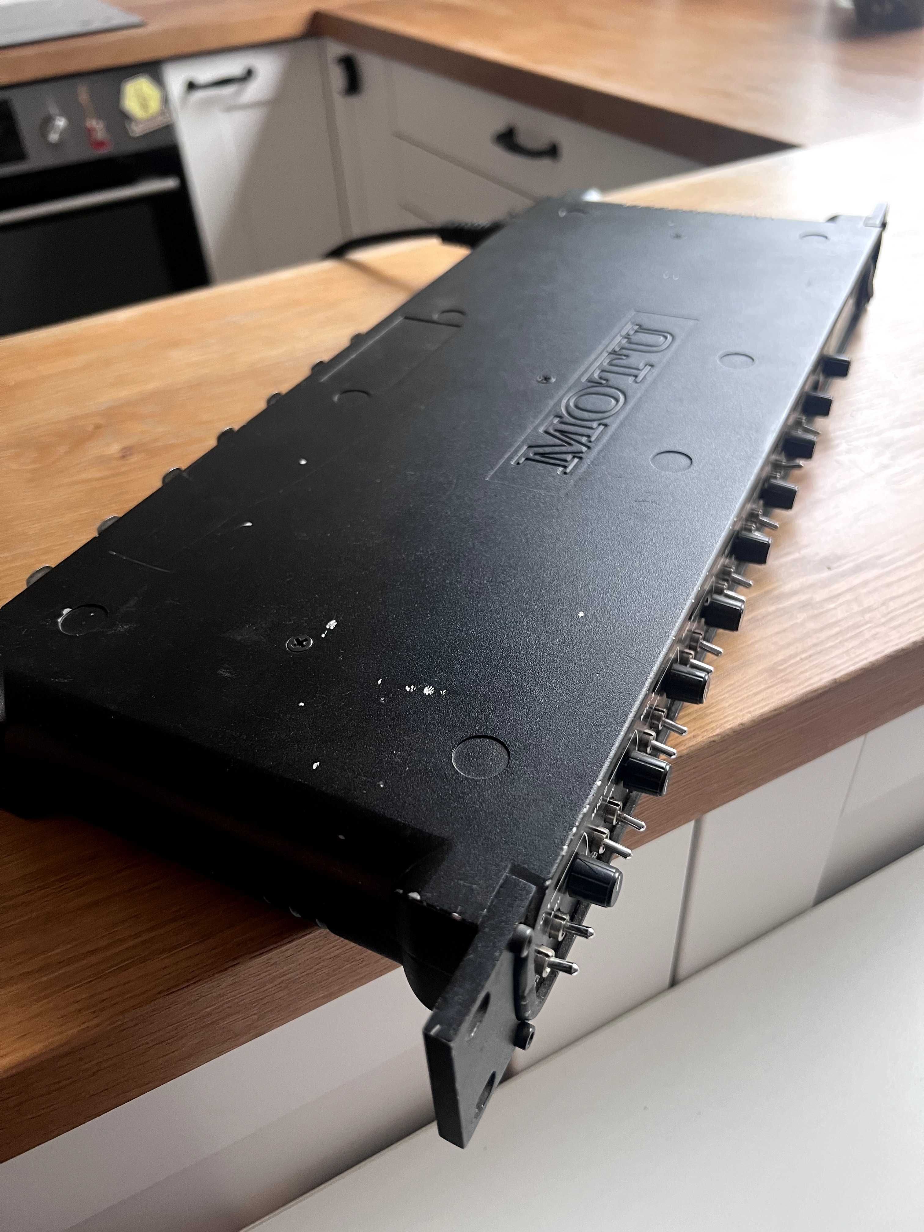 interfejs audio / konwerter MOTU 8pre Firewire.