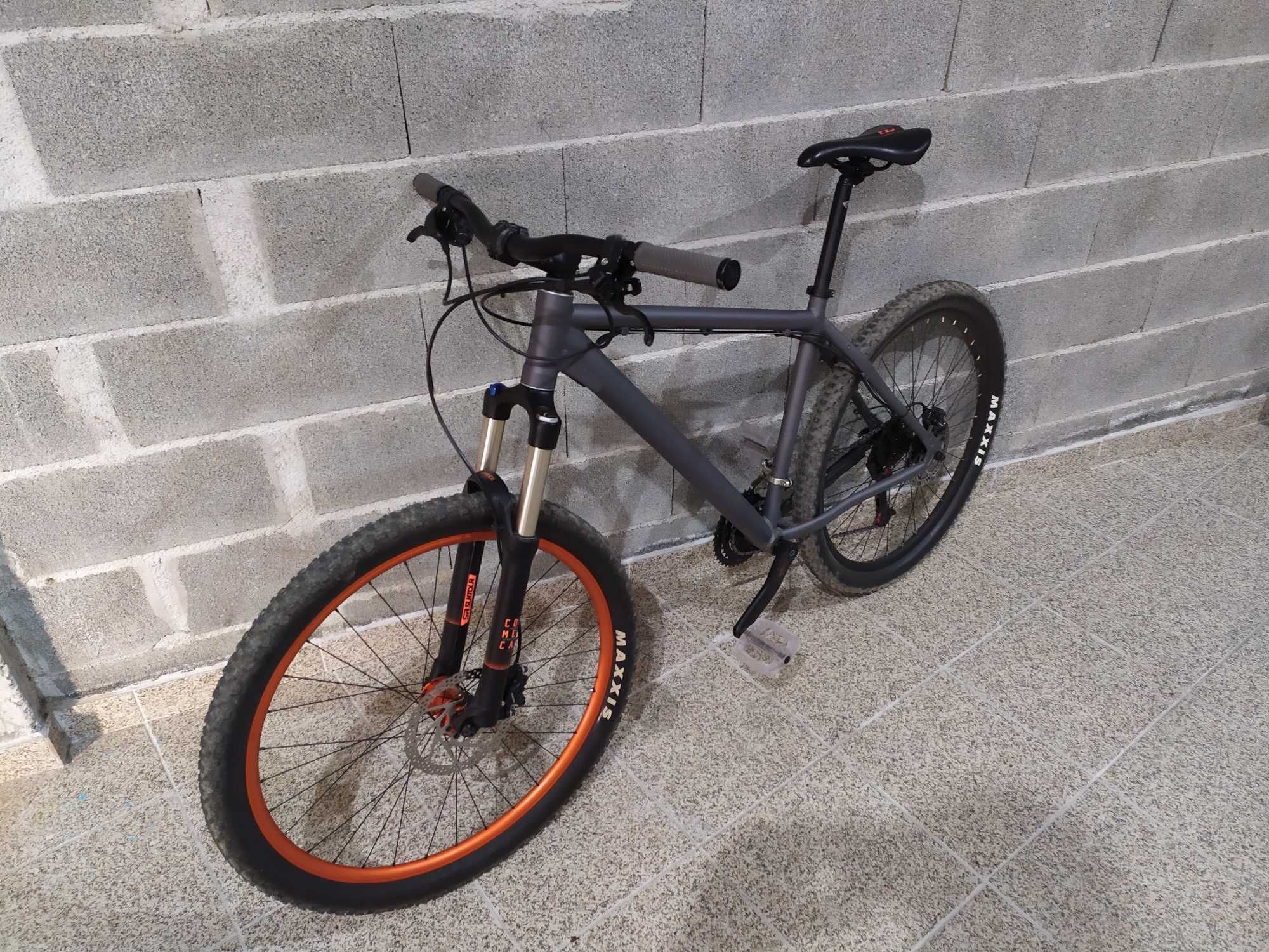 Bicicleta hardtail Berg/Commencal