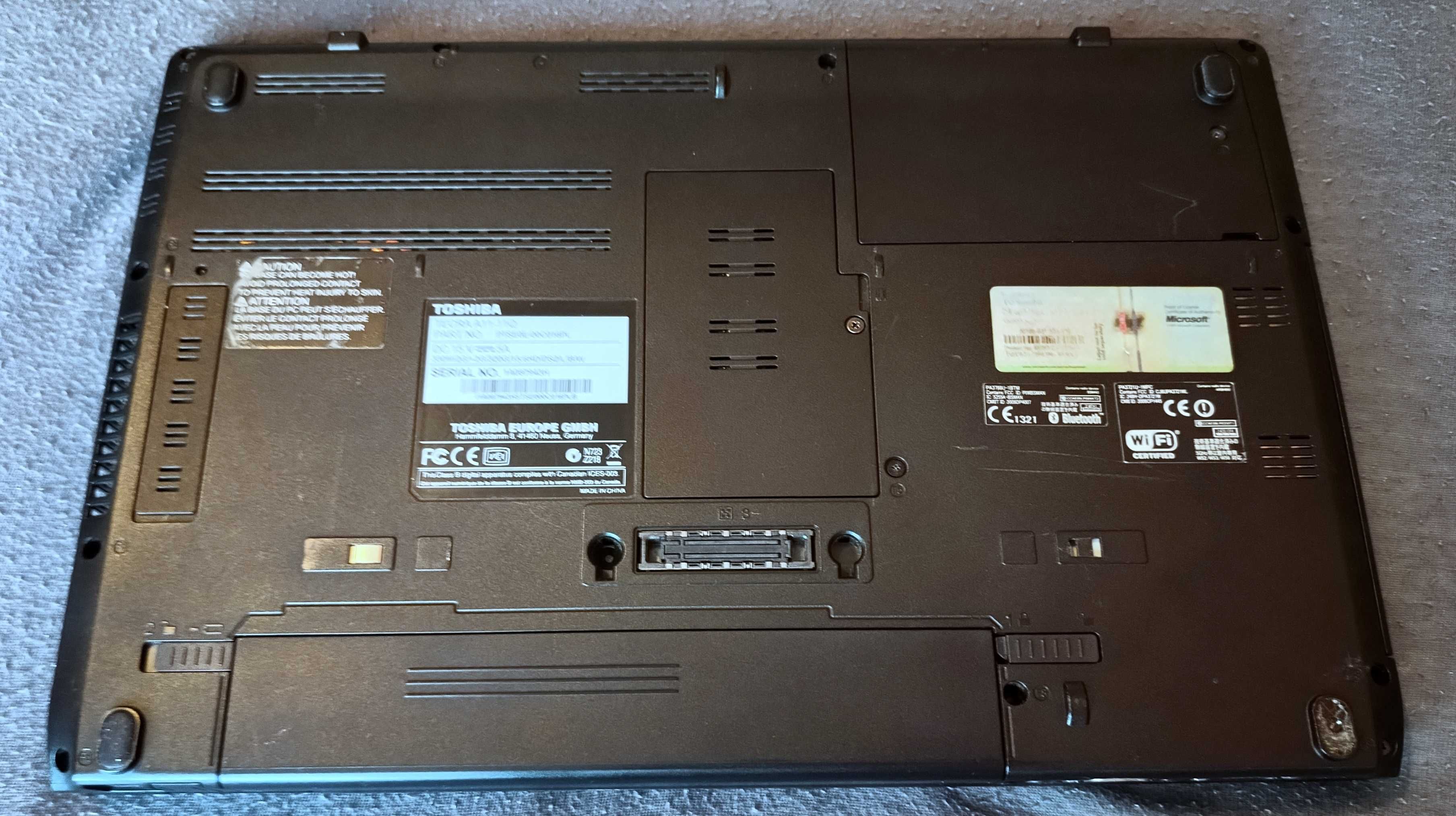 Toshiba Tecra A11-11Q\i3\SSD240GB\4GB RAM\Windows10