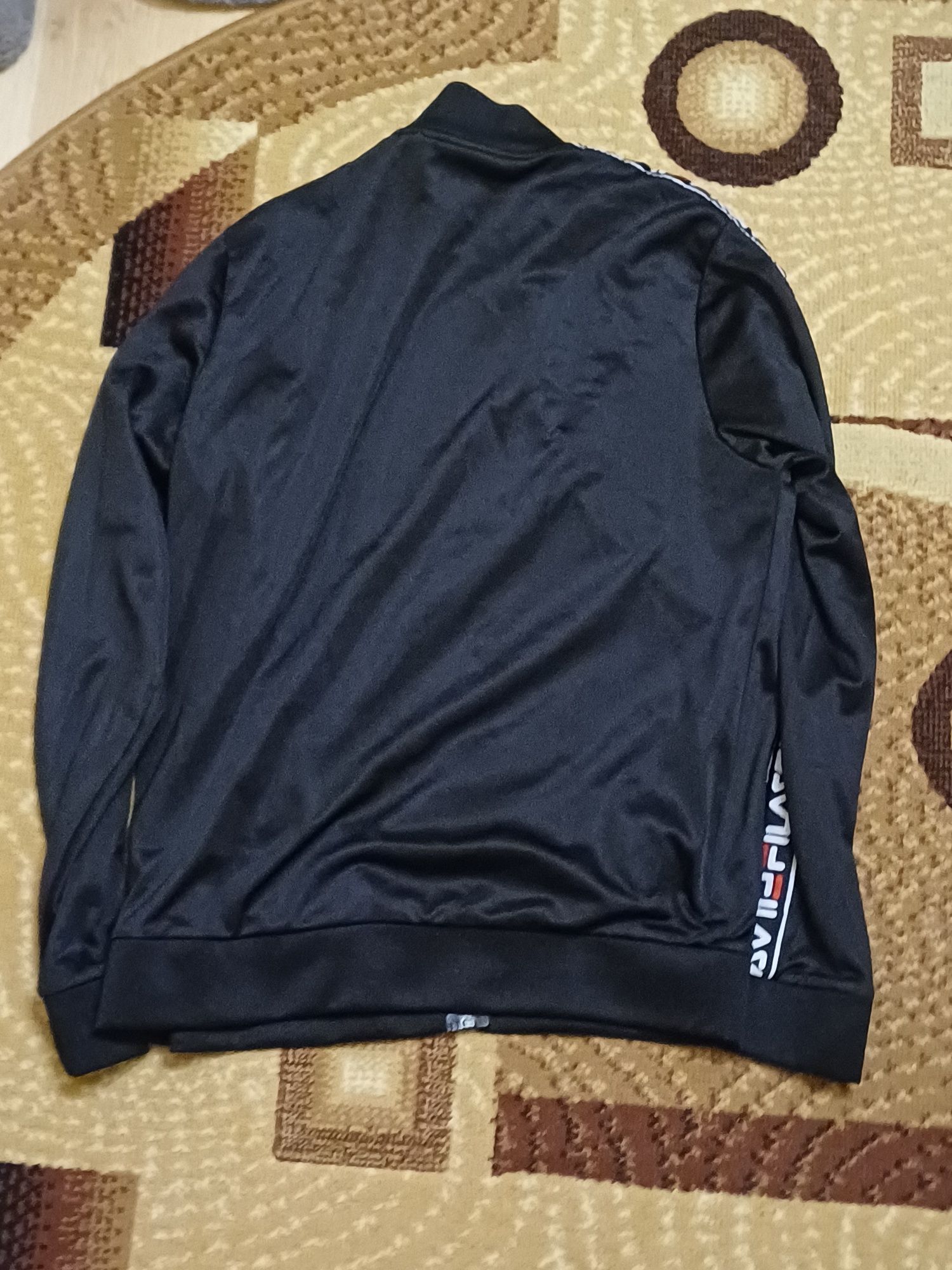 Продам олімпійку Fila на лампасах