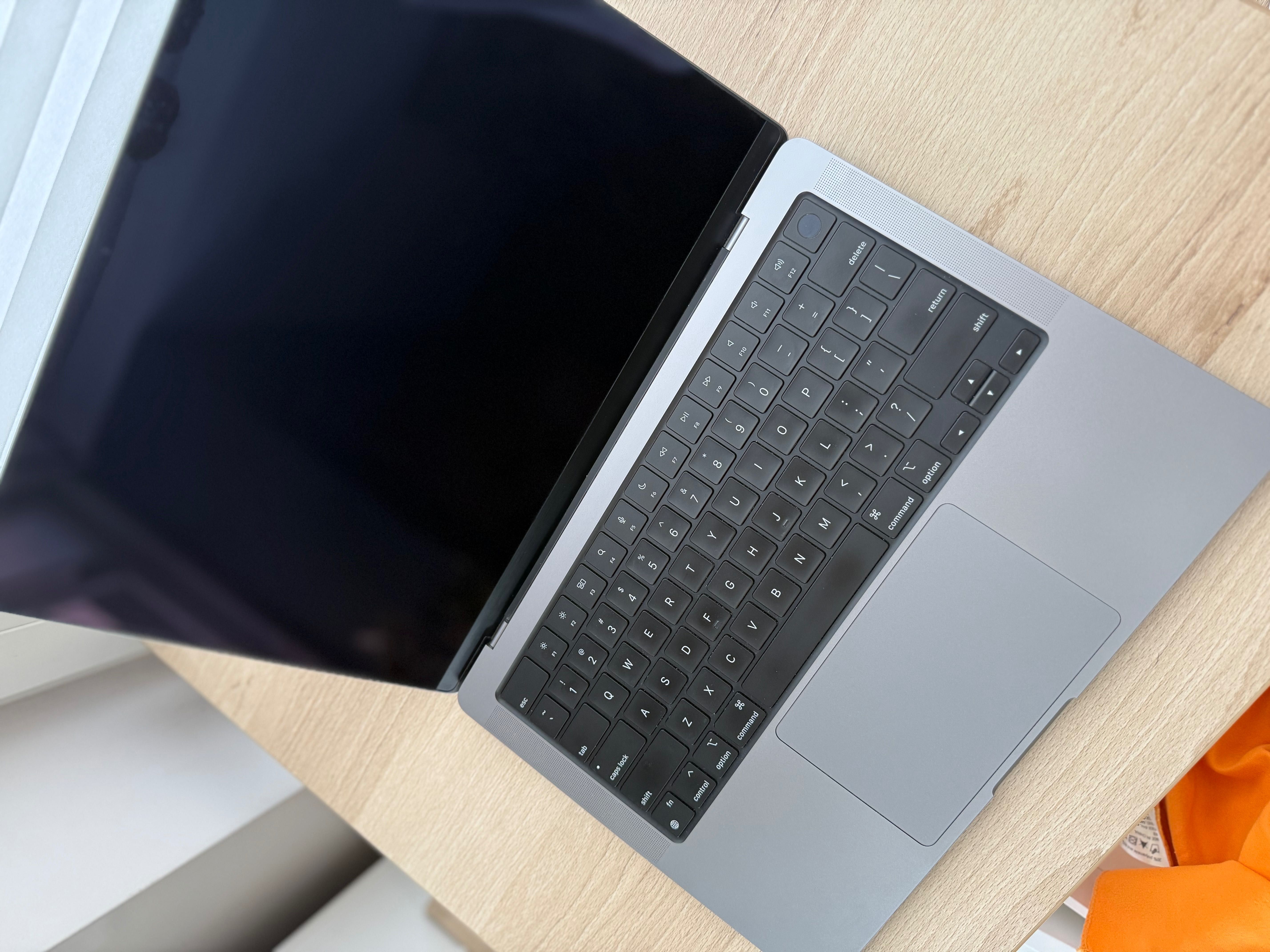 MacBook Pro 14” M2 Max 1TB