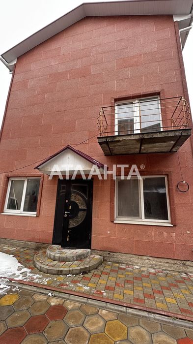 3-х этажный добротный дом