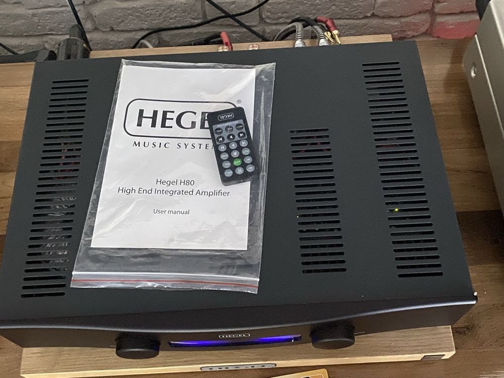 Wzmacniacz stereo Hegel H80