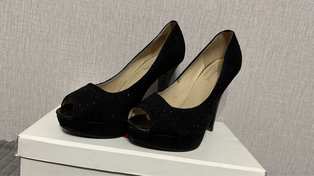 Туфлі на підборах