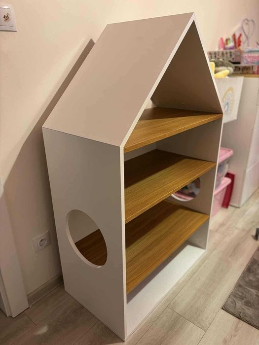 Regał drewniany domek Nomi Bellamy