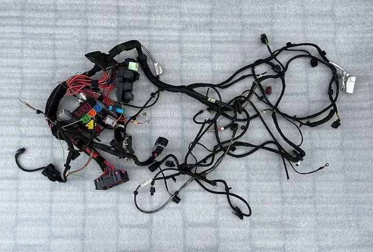 INSTALACJA WIĄZKA KOMORY SILNIKA POD MASKĄ VW T6 T6.1 LIFT 2.0 TDI DNA CARAVELLE DOKA MULTIVAN TRANSPORTER 2.0 TDI 7LA971057